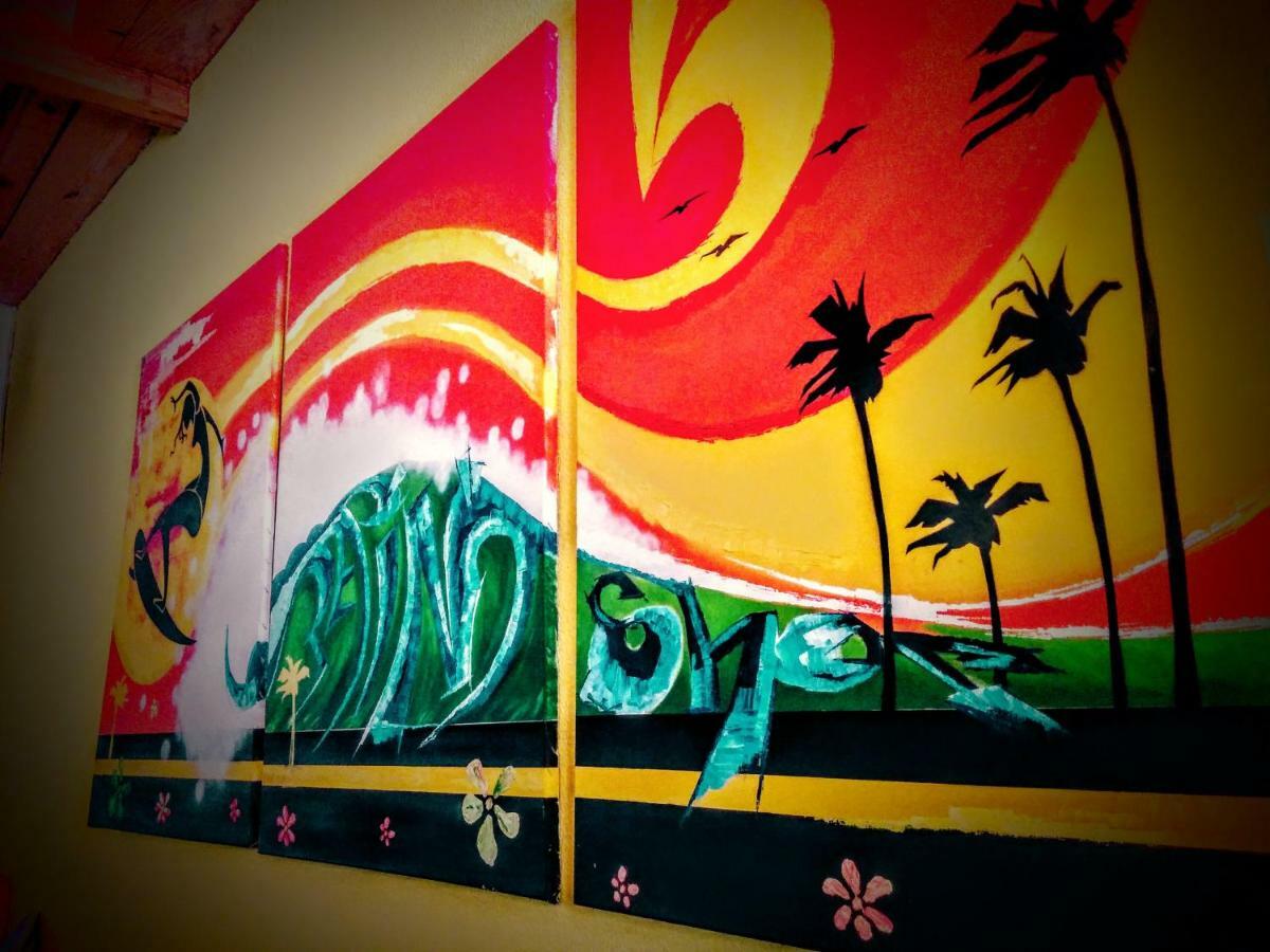 The Paintshop Hostel فيغيورا دا فوز المظهر الخارجي الصورة