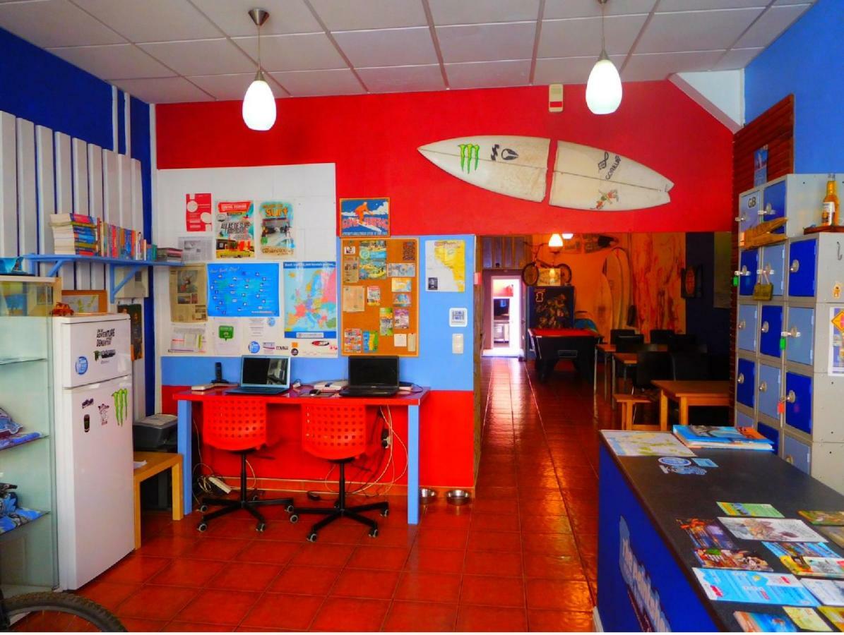 The Paintshop Hostel فيغيورا دا فوز المظهر الخارجي الصورة