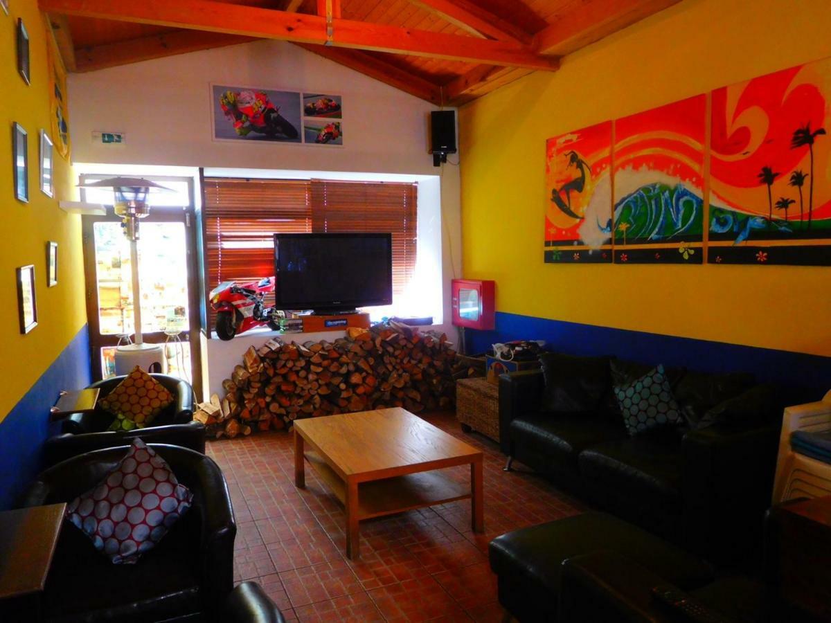 The Paintshop Hostel فيغيورا دا فوز المظهر الخارجي الصورة