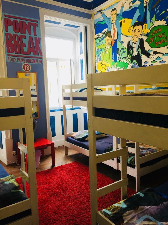 The Paintshop Hostel فيغيورا دا فوز المظهر الخارجي الصورة